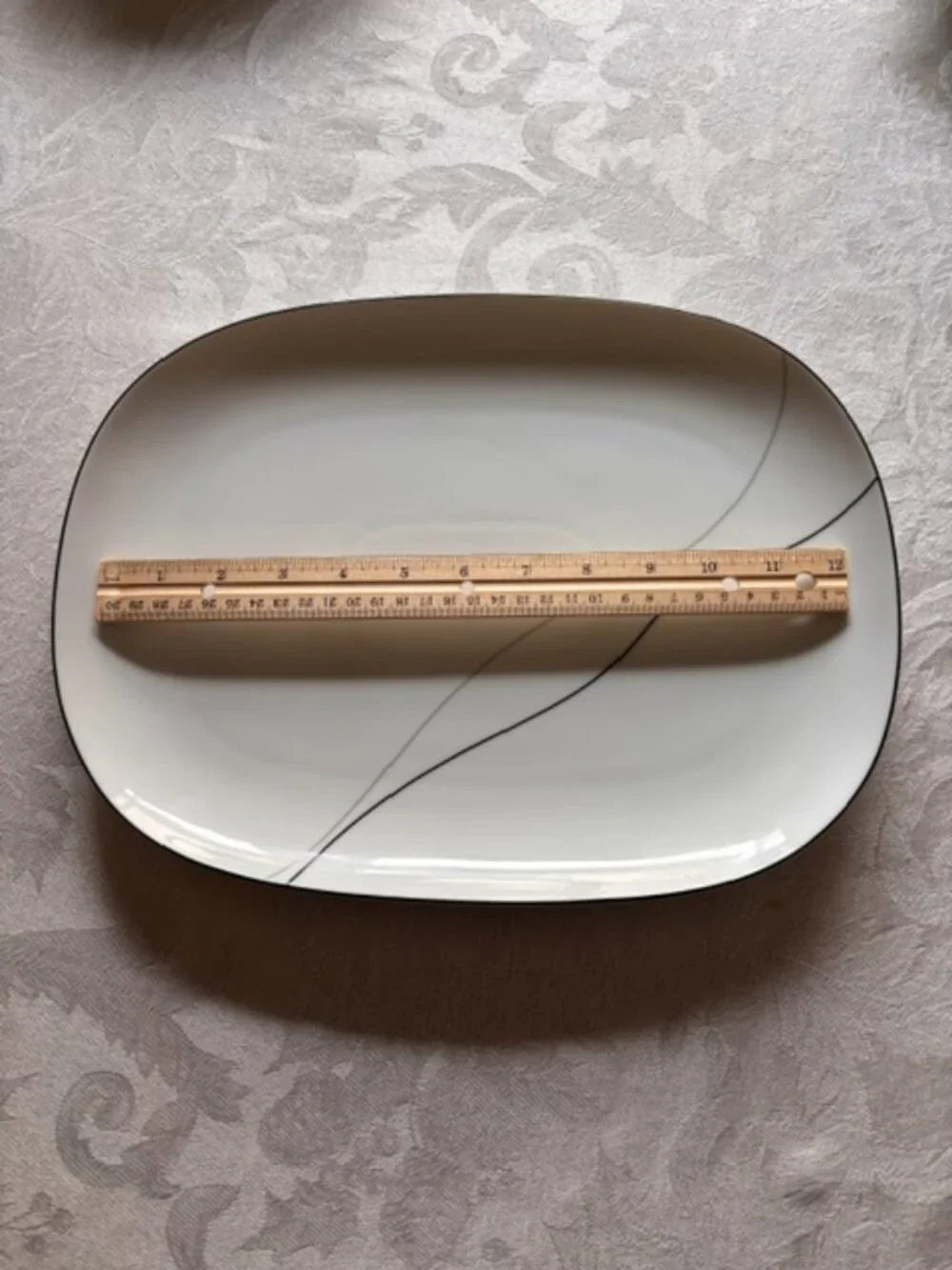 Mikasa Fine China Threads Platter
